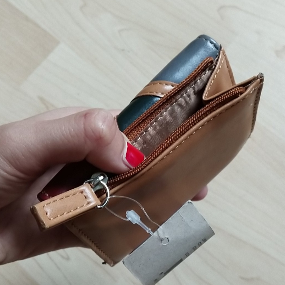 Nwt Clark's Patchwork Multicolor Leather Wallet - image 5